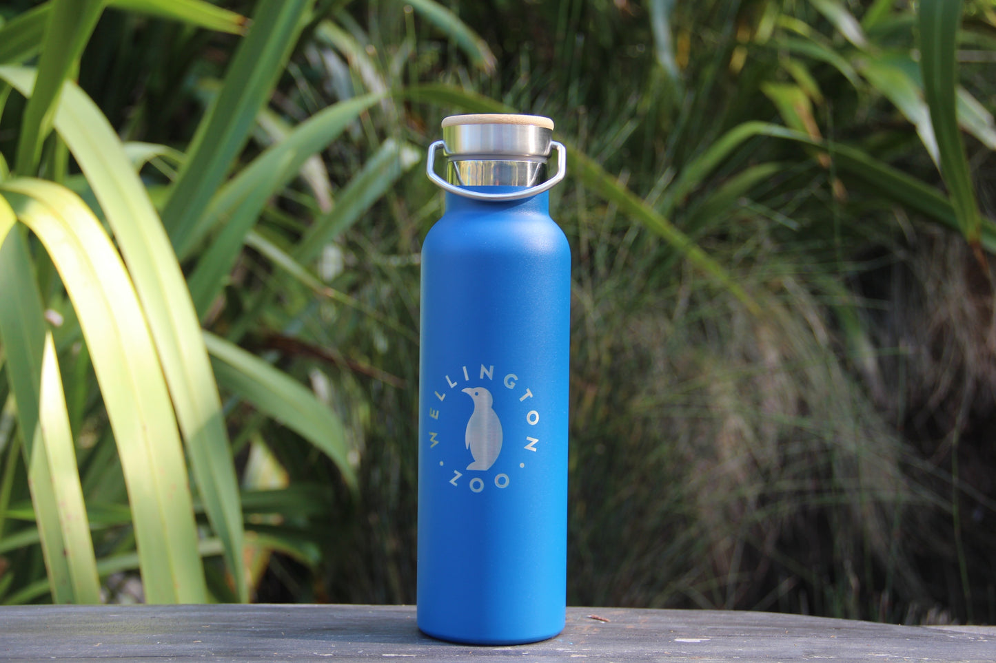 Deco Vacuum Drink Bottle - Royal Blue with Penguin Engraving